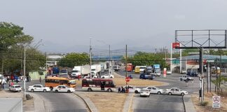 Paro nacional de transporte bloquea carreteras a nivel nacional