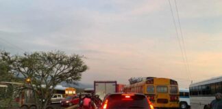 Por multas excesivas, transportistas se toman carretera al Sur