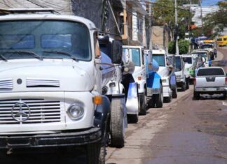 Escasez de agua en la capital se convirtió en un negocio sin regulación