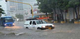 Al menos 10 personas mueren por una inundación en el noroeste de Colombia