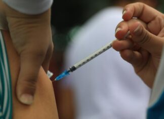 La EMA no recomienda la cuarta dosis para la población en general