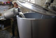 Productores piden un incremento de 2 lempiras por el litro de leche