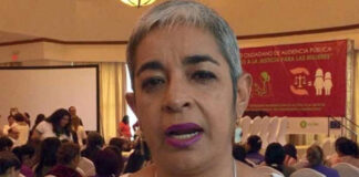 Defensora de mujeres considera que la presidenta Castro debe quitar del cargo al gerente del SANAA