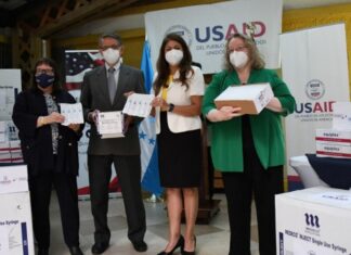 EE. UU. entrega donación de 504 mil jeringas pediátricas y 220 mil viales de dilución al Gobierno de Honduras