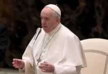 El papa llega a Kazajistán para «amplificar el grito de los que imploran paz»