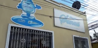 Sindicato entrega a presidenta Xiomara propuesta de solución a la problemática del SANAA