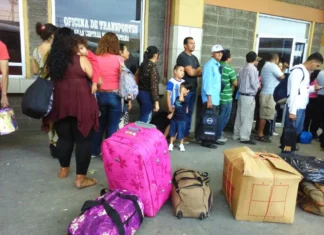 Terminales de buses hondureñas abarrotadas en el marco de la Semana Santa