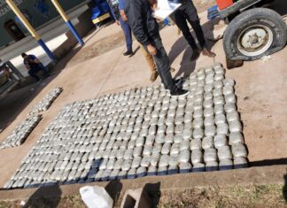 Agentes de la policía de fronteras hallan droga en las llantas de un tractor