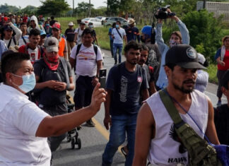 Autoridades desintegran nueva caravana migrante en el sureste de México