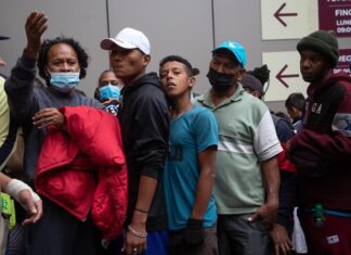 Fiscalía halla a 386 migrantes de 13 países en el estado mexicano de Puebla