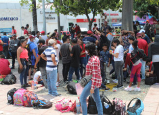 México disuelve caravana de migrantes en el sur pero ofrece regularizarlos