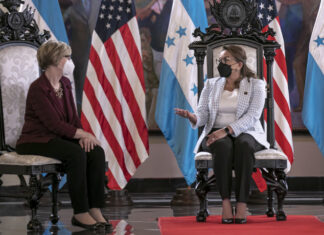 Nueva embajadora de EE. UU. presenta cartas credenciales a presidenta hondureña