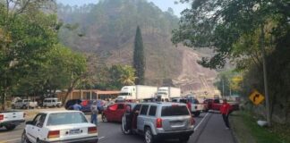 Importadores de vehículos usados se toman varias carreteras a nivel Nacional