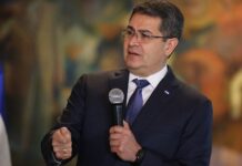 Este jueves llega a Honduras el avión de la DEA para llevarse a Juan Orlando Hernández, confirma Mel Zelaya