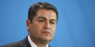 Expresidente Hernández podría tener dos cadenas perpetuas por narcotráfico, dice abogado