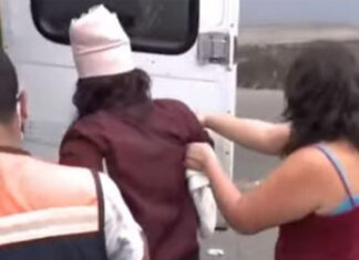 Mujer se lanza de un taxi donde la llevaban secuestrada para después quitarle la vida en la capital