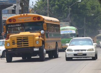 La presidenta Xiomara Castro instruye al IHTT revisar la tarifa del transporte interurbano en más de 200 km