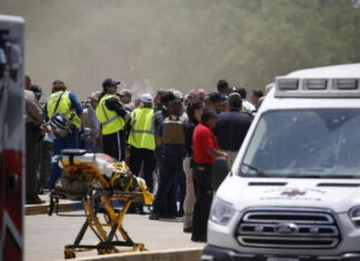 Mueren 18 niños y dos adultos en un tiroteo en colegio en Texas