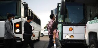 Migrantes hondureños denuncian que son deportados por medio de engaños