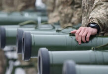 La Unión Europea aprueba 500 millones más para armas a Ucrania, 2.000 millones en total