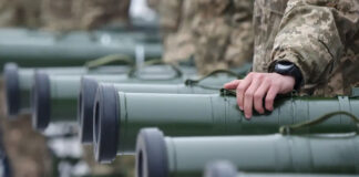 La Unión Europea aprueba 500 millones más para armas a Ucrania, 2.000 millones en total