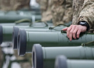 La Unión Europea aprueba 500 millones más para armas a Ucrania, 2.000 millones en total