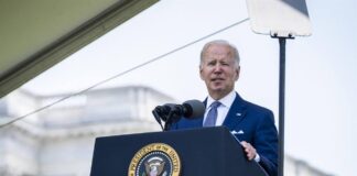 Joe Biden llama a enfrentar el «odio» tras el tiroteo en Nueva York que dejó al menos diez muertos