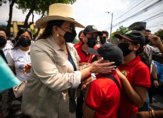 La presidenta Castro pide unidad a los obreros y se compromete a defender los derechos de la clase trabajadora