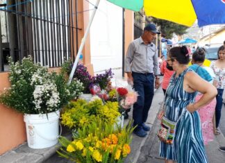 El comercio hondureño se inunda de flores y detalles en el Día de las Madres
