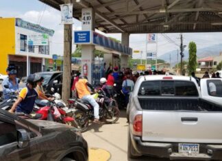 Paro de transporte de carga pesada genera caos y escasez de combustible en Honduras