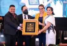 Enma Calderón recibe premio “Álvaro Contreras”: “Todos los periodistas tenemos ideales”