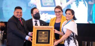 Enma Calderón recibe premio “Álvaro Contreras”: “Todos los periodistas tenemos ideales”