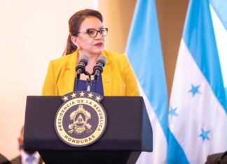 Presidenta Castro elogia a periodistas y reafirma un compromiso de “respeto a la libertad de expresión”