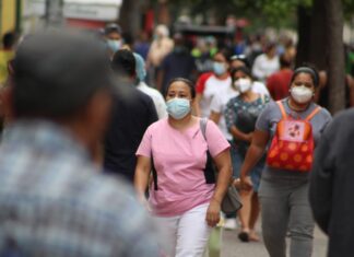 Médicos advierten que la población hondureña aún no está lista para dejar de usar mascarilla
