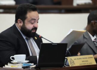 Luis Redondo presenta proyecto para construir hospital donde era antigua penitenciaria de San Pedro Sula