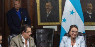 Mel Zelaya asegura que el gobierno hace un esfuerzo para sobrevivir en un caos con un modelo de narcotraficantes