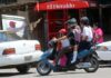 La DNVT advierte que sancionarán motociclistas que se transporten con tres personas