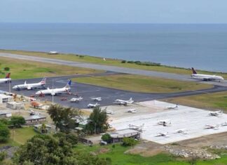 Cancelan los vuelos en el Aeropuerto Internacional Juan Manuel Gálvez de Roatán