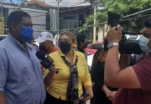 Exempleados de Sedis realizan plantón exigiendo pago de tres meses de salario