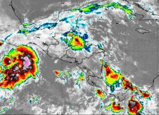 «Ághata» se intensifica a huracán frente a costas del estado mexicano de Oaxaca