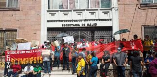 Empleados de hospitales psiquiátricos protestan por falta de pago