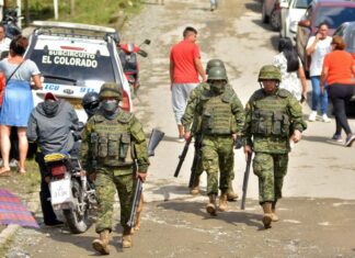 Amotinamiento en una cárcel de Ecuador deja al menos 43 reos muertos