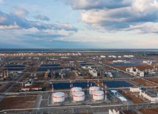 Los países del G7 se comprometieron a dejar de importar petróleo ruso