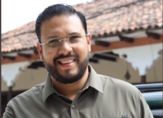Directora de Ciudad Mujer interpone una denuncia contra el diputado Mauricio Rivera, por vandalismo