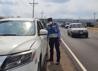 Conductores que no porten las nuevas placas tendrán que pagar una multa de 400 lempiras