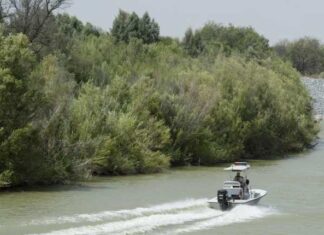 Hallan cuerpo de niño migrante ahogado en el río Grande y buscan a su hermano