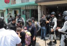 Hallan a 58 migrantes hacinados en viviendas en el estado mexicano de Tabasco