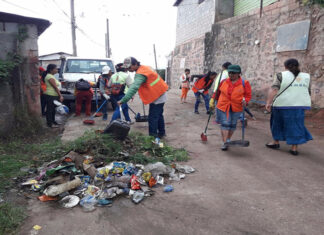 Personal de barrido de la Municipalidad de Tegucigalpa protestan por despidos