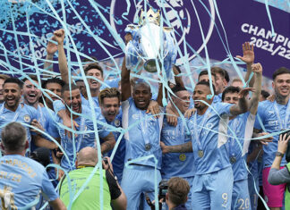 El Manchester City remonta en cinco minutos y gana el título de la Premier League