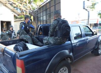 Fuerzas Armadas traslada maletas electorales para repetir elecciones municipales en Wuampusirpi, Duyure y San Lucas